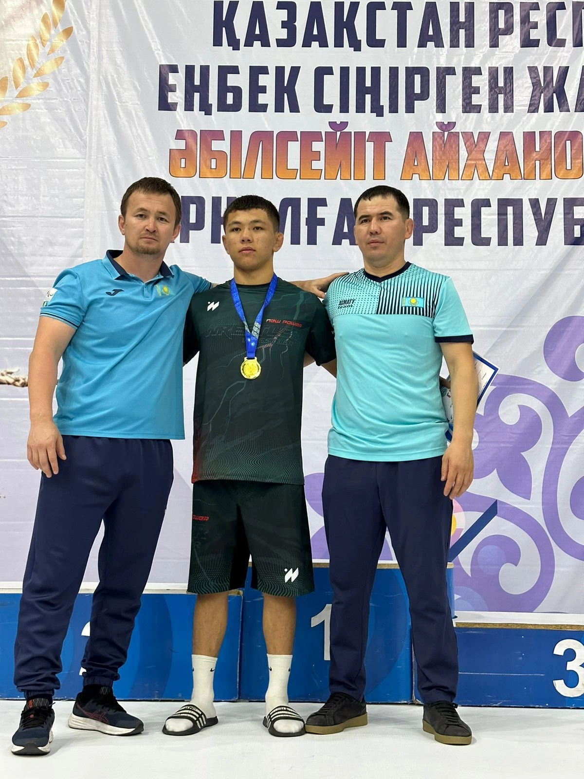 Атырауский борец получил путевку на чемпионат мира